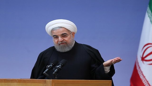 روحانی: قدرت نظامی ما در برابر بی‌اعتمادی اقوام کارساز نیست