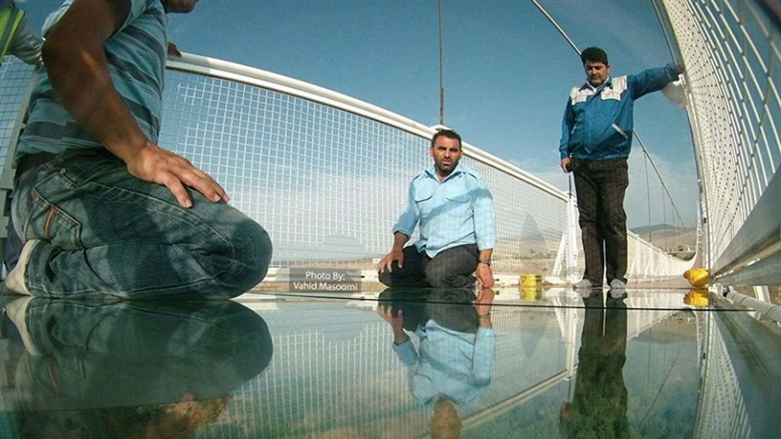 پل معلق مشگین‌شهر شیشه‌ای شد