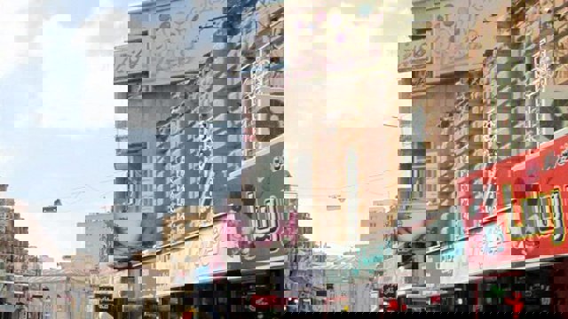 دستور حذف نام‌های ترکی از سردر مغازه‌ها در تبریز و  جایگزینی نام‌های رایج فارسی