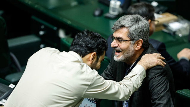 حمله جریان پایداری به سیاست تنش‌زدایی دولت پزشکیان با جمهوری آذربایجان