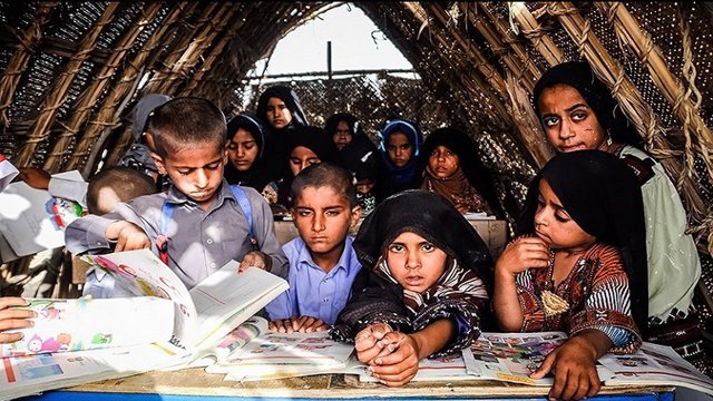 دانش‌آموزانی در بلوچستان که هنوز کتاب نگرفته‌اند