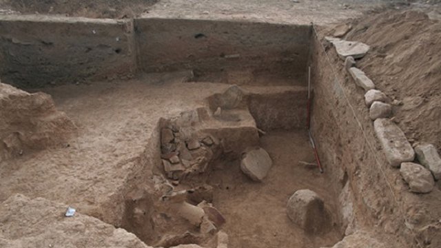 کشف اثر انگشت ۷۰۰۰ ساله در همدان آزربایجان (+عکس)