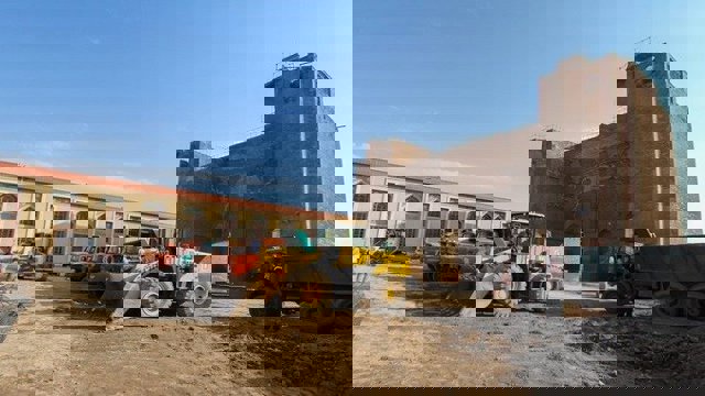 درب محوطه حصارکشی شده ارک در ساعات مختلف روز بسته می شود