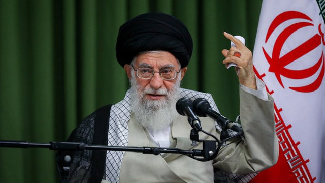 علی خامنه‌ای نگران زبان فارسی است