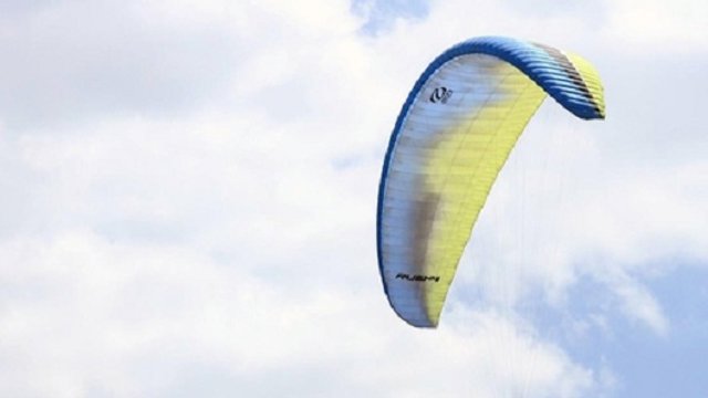 مسابقات پاراگلایدر در اردبیل + تصاویر