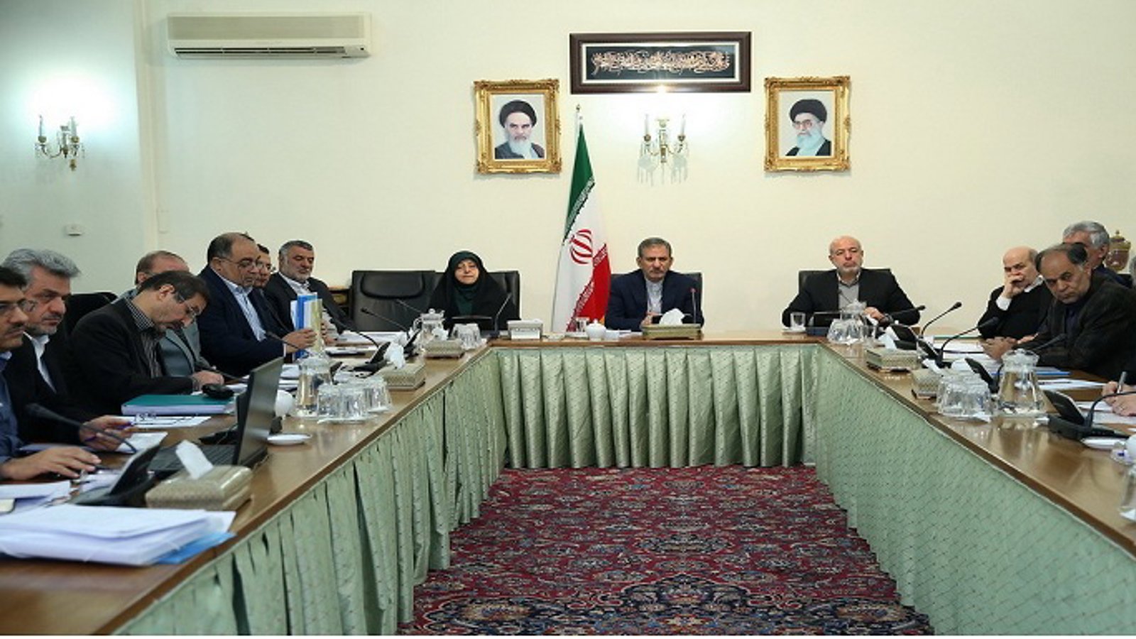 معاون اول رئیس جمهور: تامین آب شرب شهر شیراز امری ضروری است/مردم سیستان و بلوچستان به دفاع از کیان کشور ادامه دهند