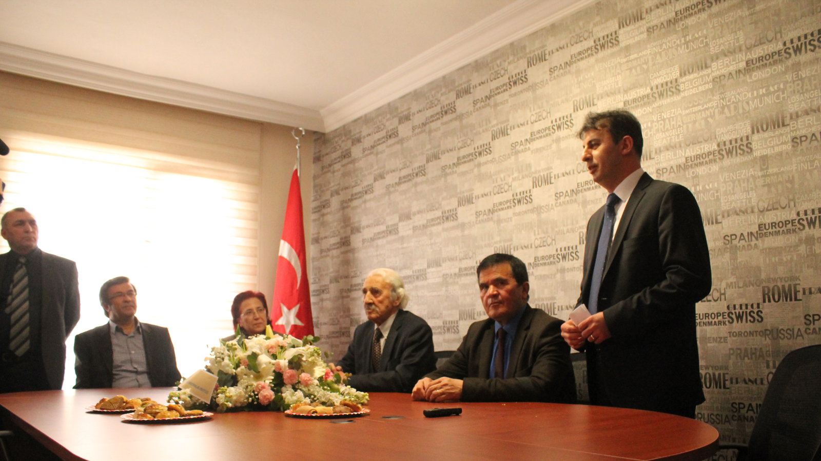 آغاز فعالیت انستیتوی مطالعاتی-تحقیقاتی تبریز در آنکارا  (تصاویر)