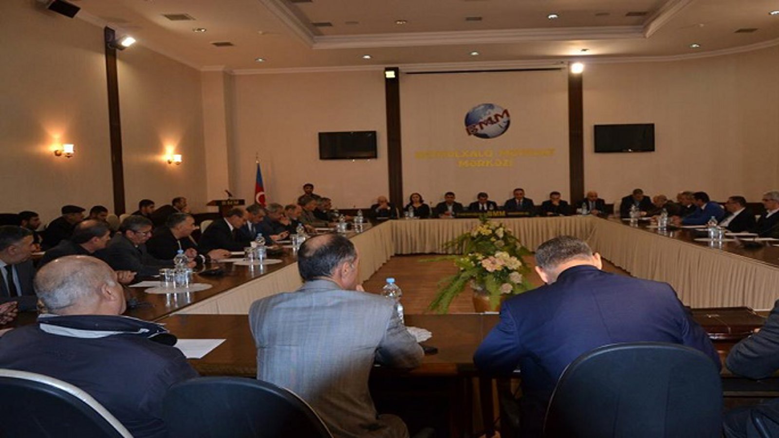 برگزاری نشست ((از زندان تبریز تا یکپارچگی آزربایجان )) در باکو + تصاویر