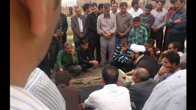 تحت تدابیر امنیتی؛ پیکر معترض ملکانی به خاک سپرده شد