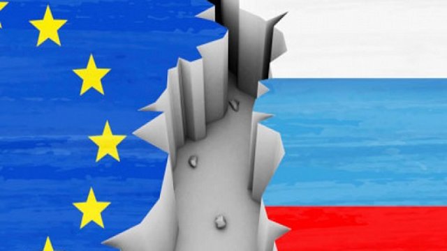 درخواست اتحادیه اروپا برای تحریم بیشتر روسیه در آستانه سفر پوتین به کریمه