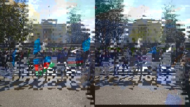 تجمع حمایت از آزربایجان جنوبی در مقابل کاخ سفید + تصاویر