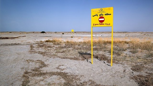 مدیرعامل شرکت آب آزربایجان غربی مالچ پاشی در دریاچه اورمیه را تائید کرد