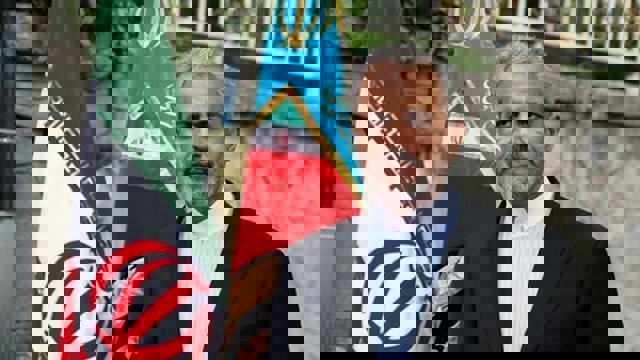 کامنتی جالب در صفحه رسمی‌ فیسبوک سفیر ایران در ترکیه + تصویر