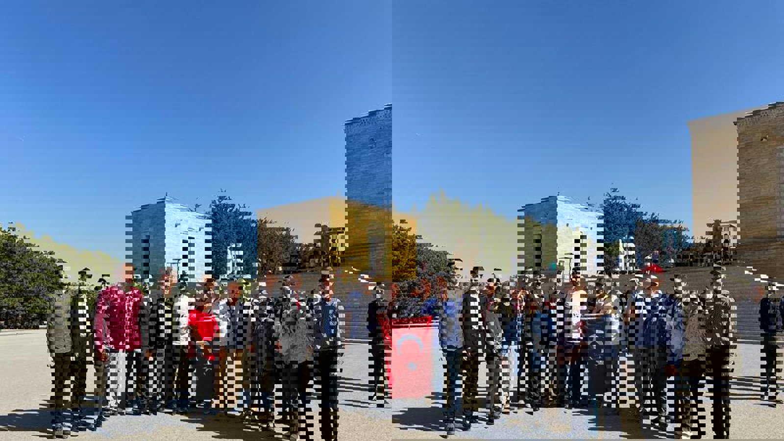 پایان تور دوچرخه‌سواری دانشجوی اهل آزربایجان‌جنوبی به مناسبت صدمین سالگرد تاسیس جمهوریت در ترکیه