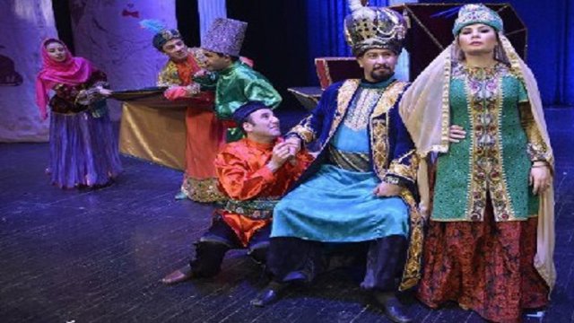 تئاتر تورکی بخته ور در آزربایجان شمالی در شهر باکو به روی صحنه رفت