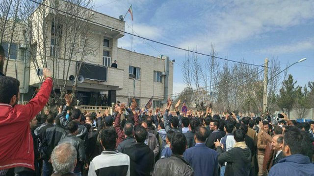 تقلب آشکار در انتخابات سولدوز/نقده، ۲۰ هزار رأی اضافی در سولدوز!