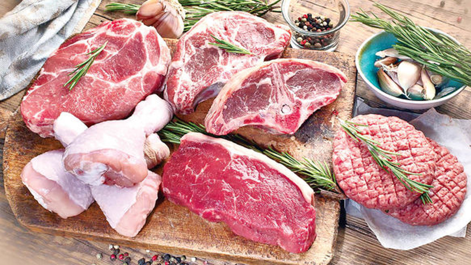 مردم در ایران در سال تنها ۳ کیلوگرم گوشت می‌خورند