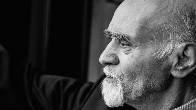 دکتر رضا براهنی در بیمارستان بستری شد