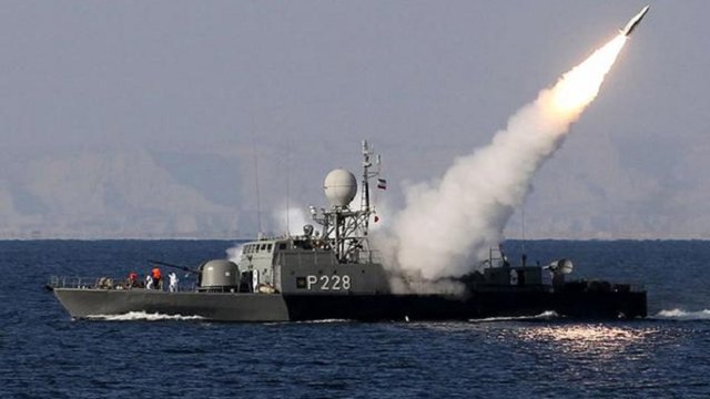 ایران دو جت جنگی آمریکا در خلیج را تهدید به سقوط کرد