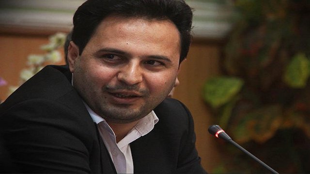 نماینده مرند:تدریس زبان تورکی در دانشگاه یک توطئه است/ زبان تورکی باید در مدارس تدریس شود