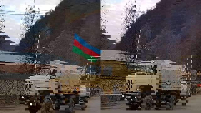 هلال و ستاره با شکوه ما در کلبجر به اهتزاز درخواهد آمد