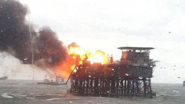 آتش‌سوزی در تاسیسات نفتی باکو جان ۳۲ کارگر را گرفت