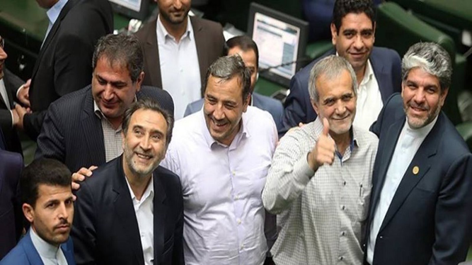 سخنی در باب تشکیل فراکسیون مناطق ترک نشین در مجلس شورای اسلامی و جوابیه ای مختصر به مخالفین تشکیل این فراکسیون