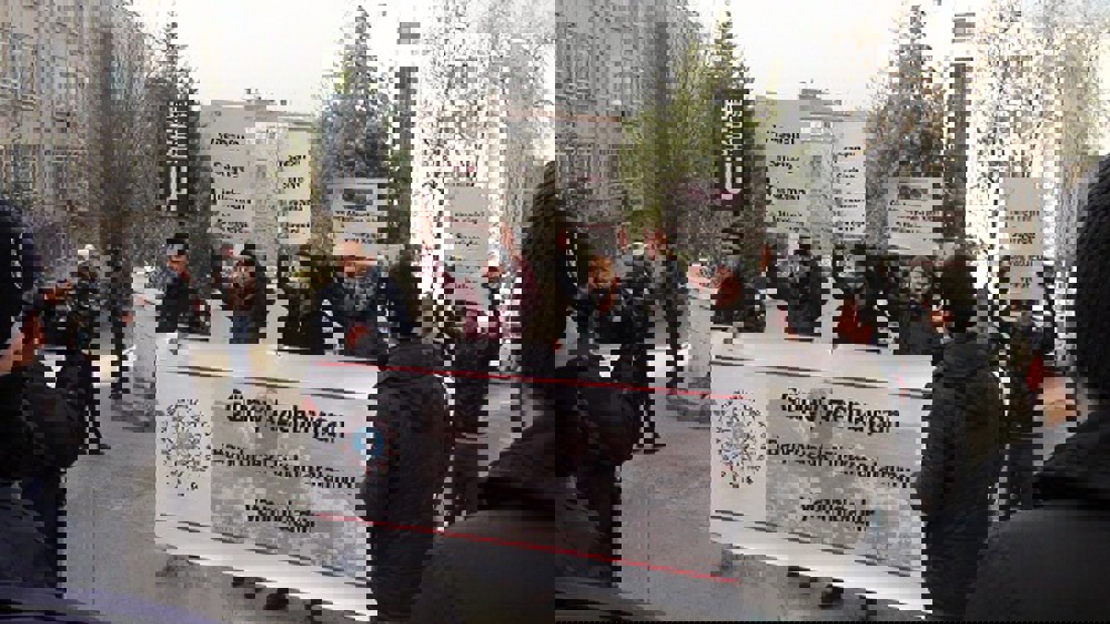 برگزاری تجمع حمایت آمیز از ''تورکان بایربوجاق'' سوریه در مقابل سفارت ایران در آنکارا