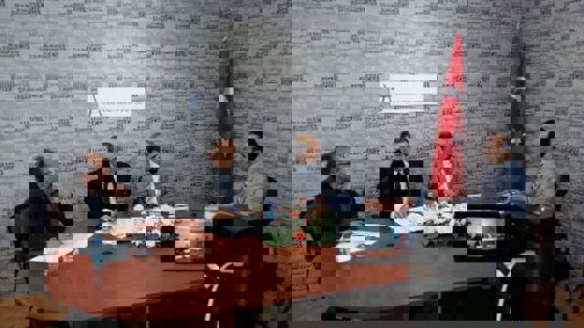 برگزاری میزگردی تخصصی با موضوع تحقیر ترکان در رسانه های جمعی ایران در انستیتو مطالعاتی تبریز در شهر آنکارا