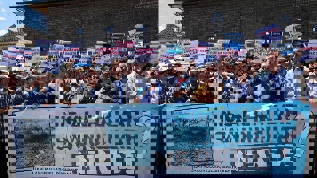 شهروندان دیاربکر ترکیه جنایات پ.ک.ک در 