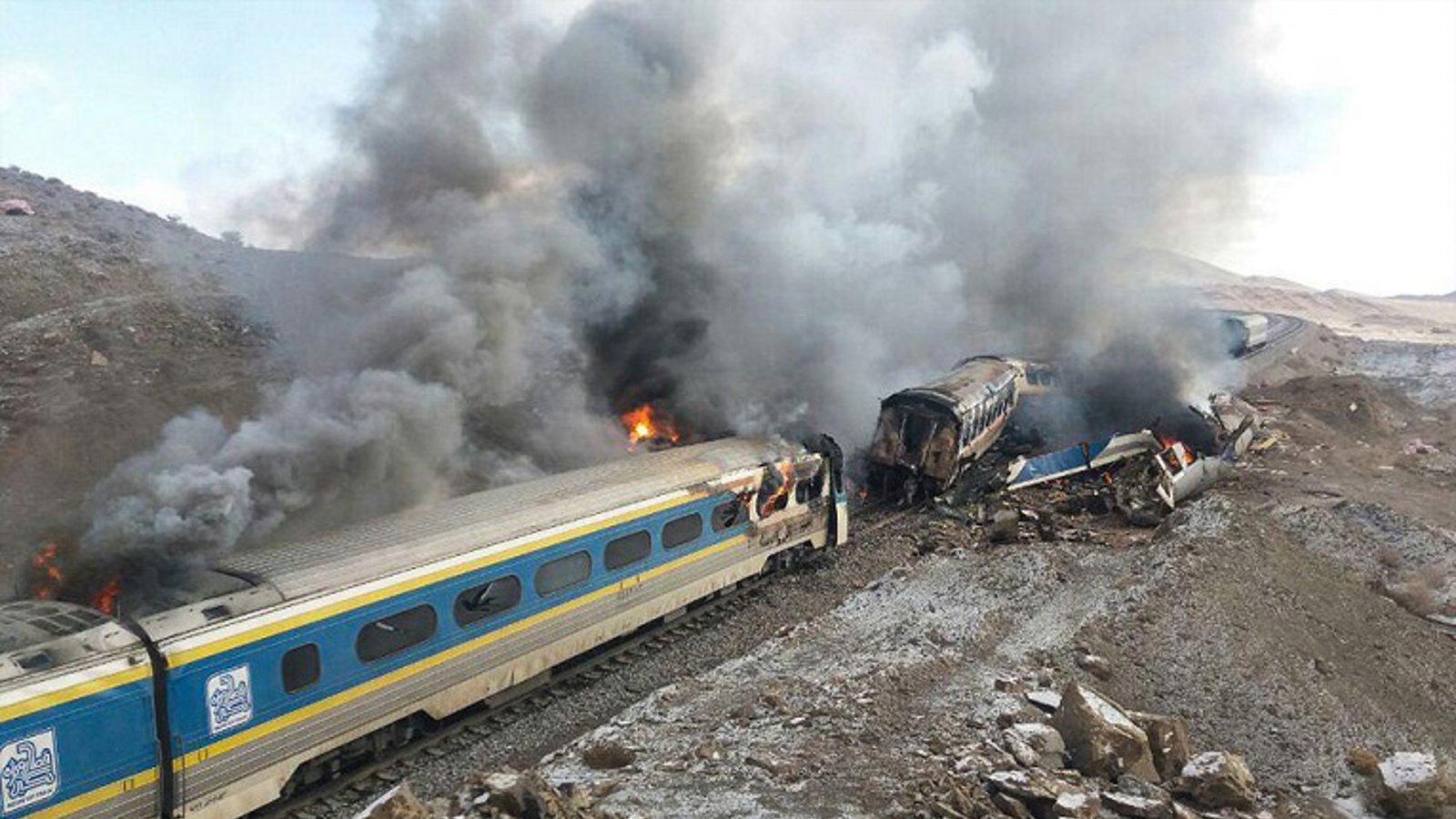 ۳۶ شهروند آزربایجانی در سانحه برخورد دو قطار در سمنان جان باختند