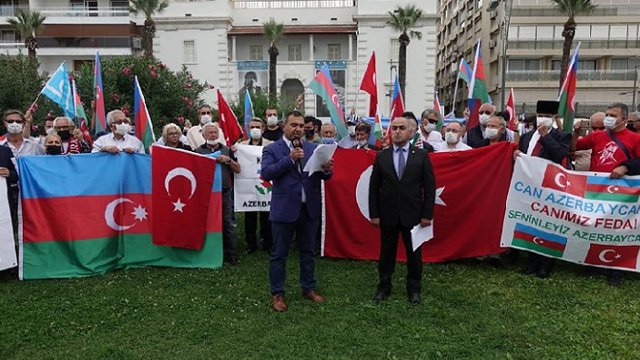 کنگره آزربایجانی‌های جهان خواستار بستن گذرگاه مرزی ایران با ارمنستان شد