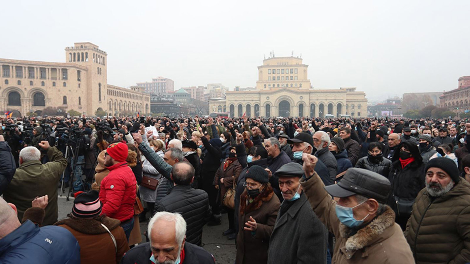 ارمنستان: معترضین ساختمان دولت را محاصره کردند