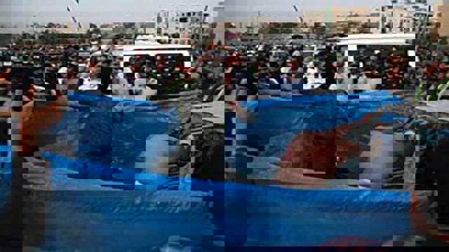 فرماندار مقصر اصلی شلاق خوردن کارگران است؟