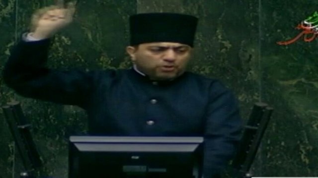 حضور نماینده اورمیه در مجلس با لباس ملی آزربایجانی