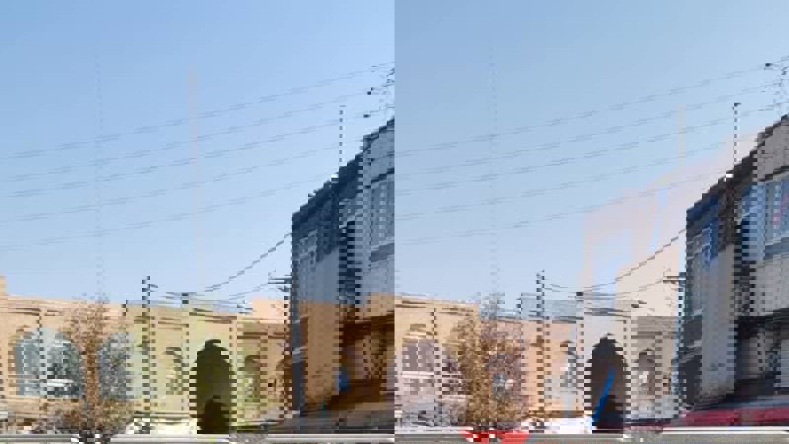 نصب پوستر به مناسبت «۲۴ مهر» روز «مبارزه با تروریسم در آزربایجان» در معابر عمومی شهر اورمیه