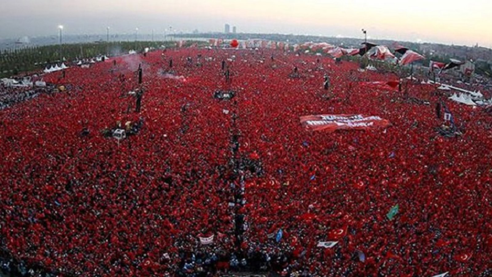 اجتماع میلیونی مردم تورکیه در حمایت از دموکراسی