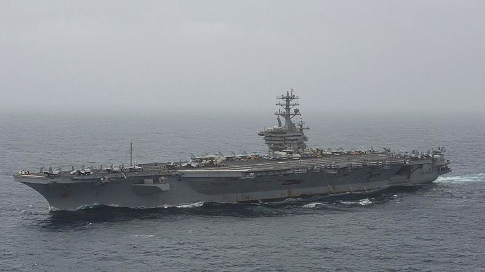 ناو هواپیمابر نیمیتز آمریکا به خلیج منتقل می‌شود