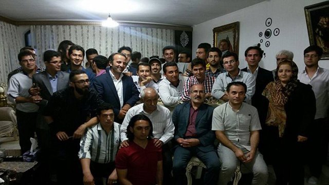 دیدار جمعی از فعالین ملی-مدنی آزربایجان با خانواده عباس لسانی در اردبیل + تصاویر