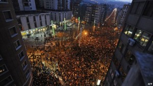 تظاهرات صدهزار نفره در اسپانیا در حمایت از جدایی‌طلبان (استقلال طلبان)زندانی