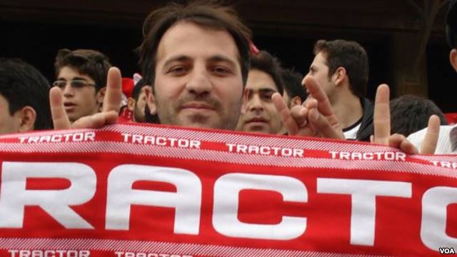 انتقال اکبر مهاجری و ۵ تن دیگر به زندان مرکزی تبریز انتقال اکبر مهاجری و ۵ تن دیگر به زندان مرکزی تبریز