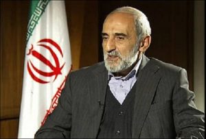 حسین شریعتمداری، مدیر مسئول روزنامۀ کیهان: آقا از توافق اتمی راضی نیست و نمی‌گذارد اجرا...