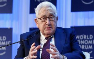 کیسینجر: خاورمیانه در حال فروپاشی است