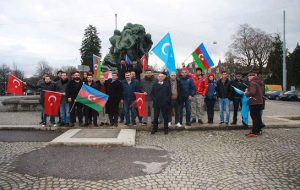 تجمع تورکان مقیم سوئیس در مقابل سفارت ایران