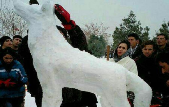 مجسمه برفی ”بوز قورد” در اورمیه مجسمه برفی ”بوز قورد” در اورمیه