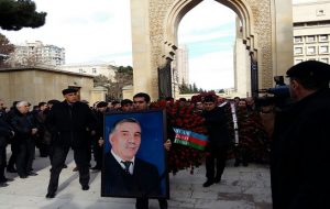 مراسم وداع با ”زلیم خان یعقوب” شاعربلند آوازه آزربایجان در باکو + تصاویر