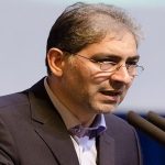 استاندار آزربایجان شرقی: زبان آذری همچون دریاچه اورمیه در حال از بین رفتن است!