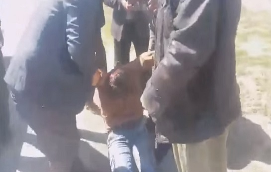 قتل جوان آزربایجانی در بناب توسط ماموران انتظامی به جرم دستفروشی + ویدیو قتل جوان آزربایجانی در بناب توسط ماموران انتظامی به جرم دستفروشی + ویدیو