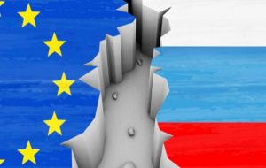 درخواست اتحادیه اروپا برای تحریم بیشتر روسیه در آستانه سفر پوتین به کریمه