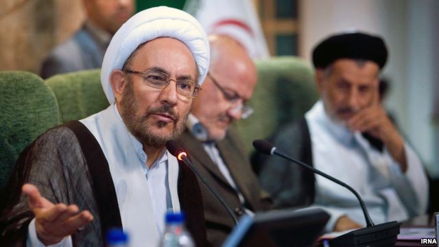 یونسی میگوید دولت برای تدریس زبانهای محلی دستور داده است یونسی میگوید دولت برای تدریس زبانهای محلی دستور داده است